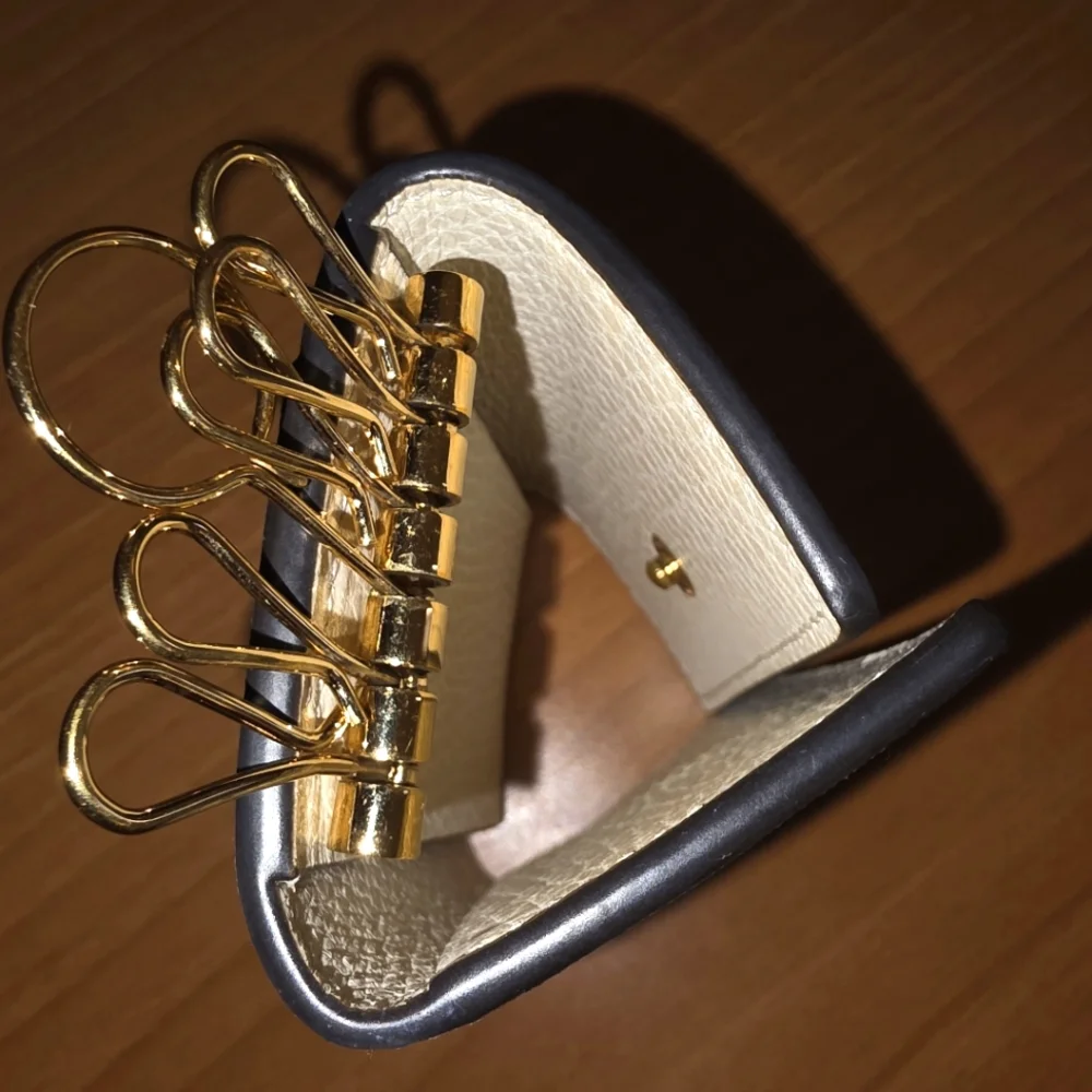 Gucci Key Holder - Picture 5 of 8
